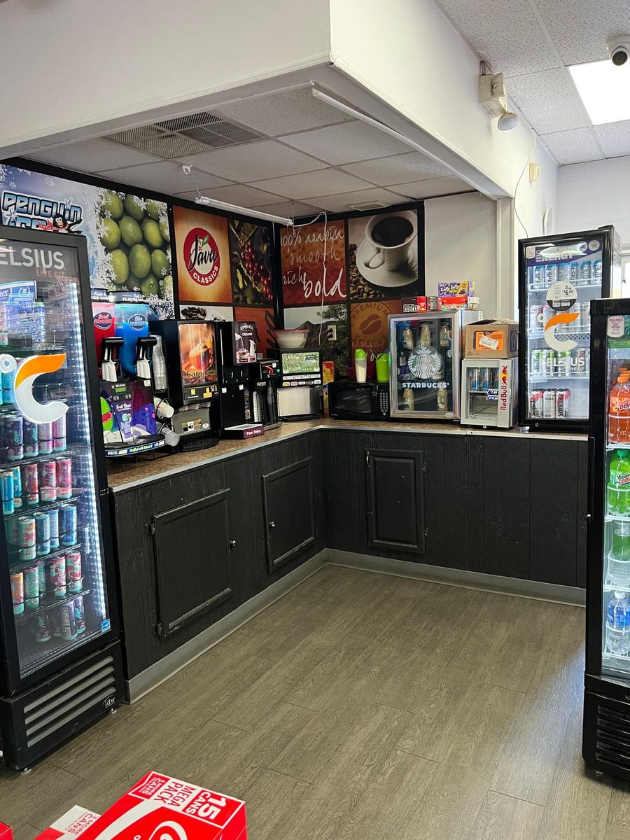 Coffee bar with fountain drinks, slushies and coolers